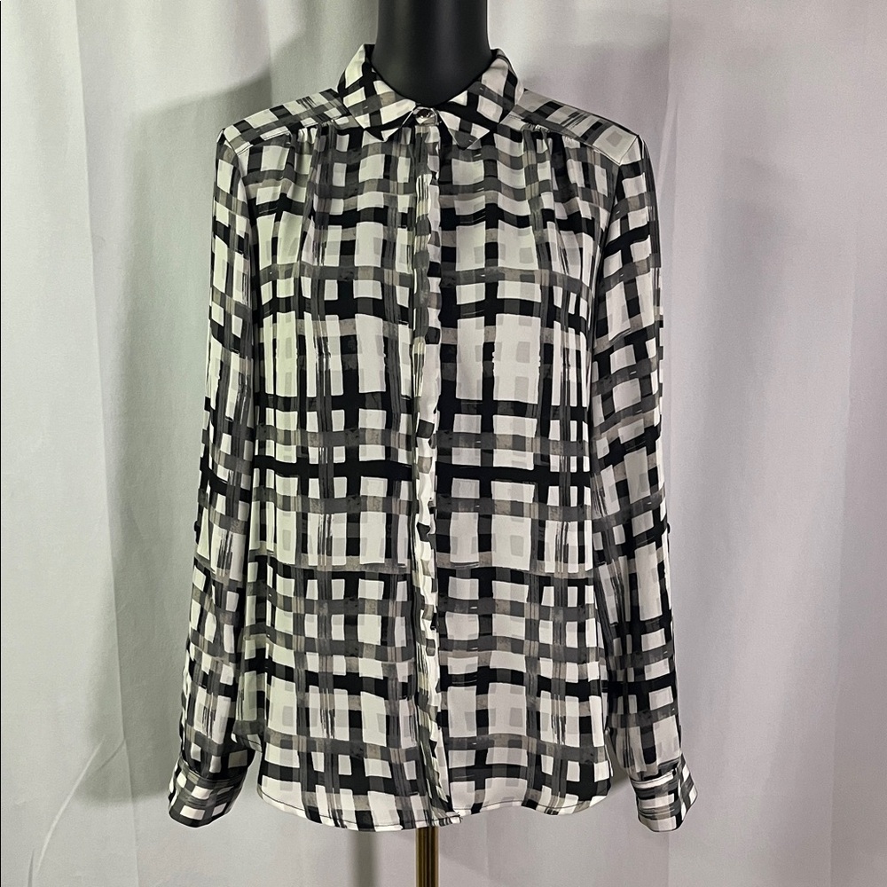 NWT Elle Black & White Plaid Long Sleeve Button Front Scallop Trim Blouse